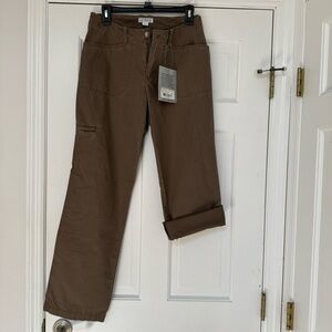 NWT!! Women’s Sz 6 Regular Gander Mountain Brown roll up pants, smoke free home!